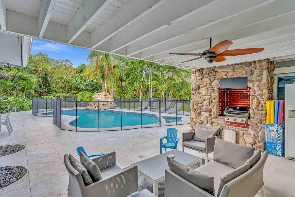 Villa Rare Hidden Getaway Heated Pool 1.5 Acres! Sleeps 16 Fort Lauderdale Exterior foto