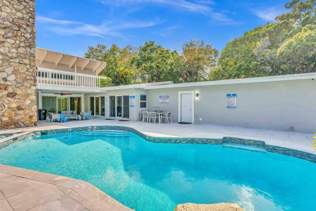 Villa Rare Hidden Getaway Heated Pool 1.5 Acres! Sleeps 16 Fort Lauderdale Exterior foto