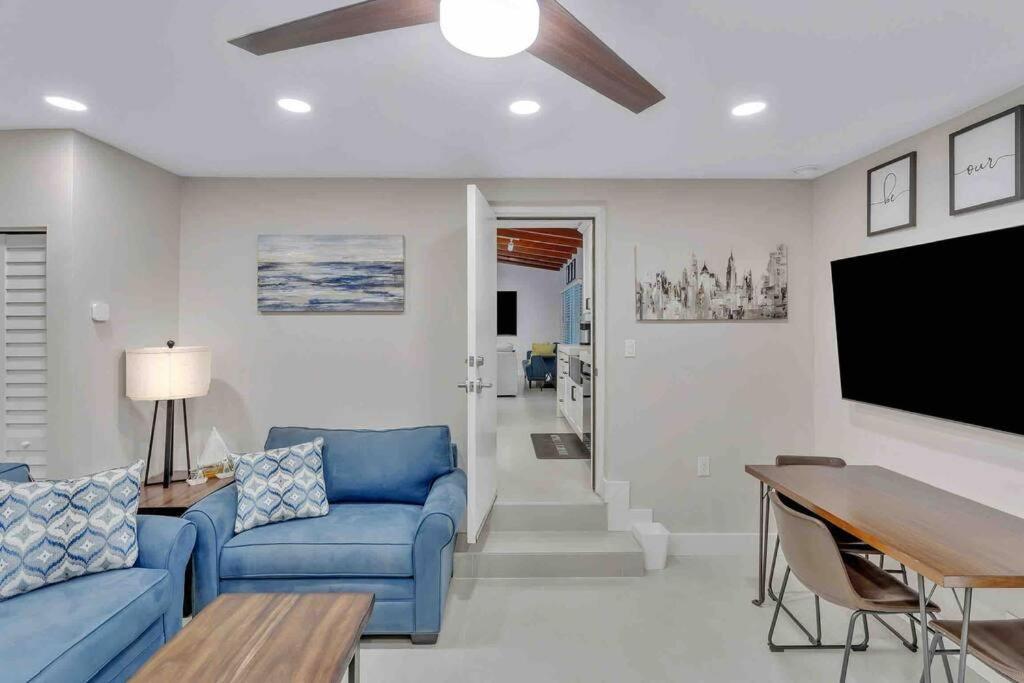 Villa Rare Hidden Getaway Heated Pool 1.5 Acres! Sleeps 16 Fort Lauderdale Exterior foto